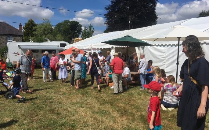 Llansadwrn Big Lunch 2018 gathering the crowds